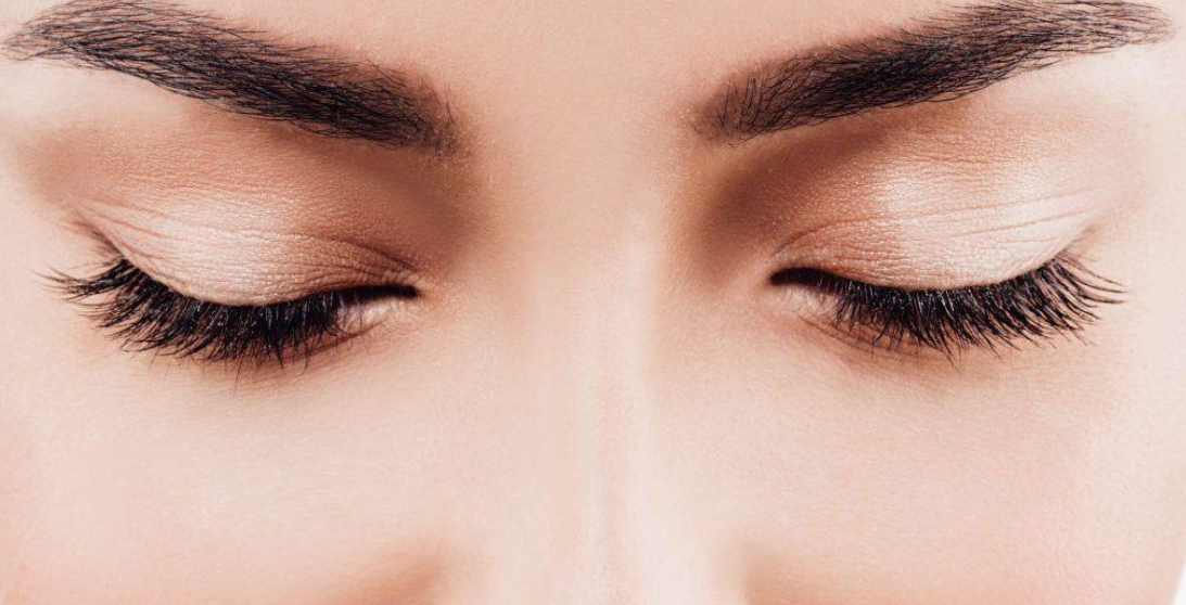 Microblading eyebrows in Auckland